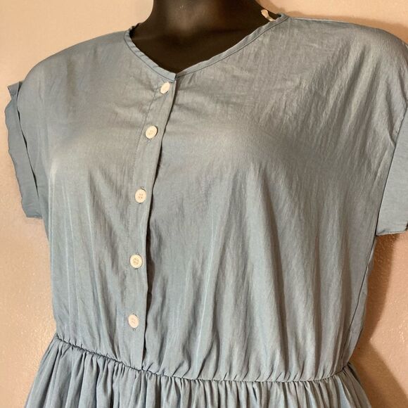 Light Blue Button-Up Dress - Picture 5 of 6